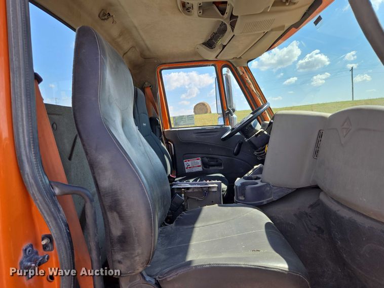 image for item EB1045 2013 International WorkStar 7600 SFA ready mix truck