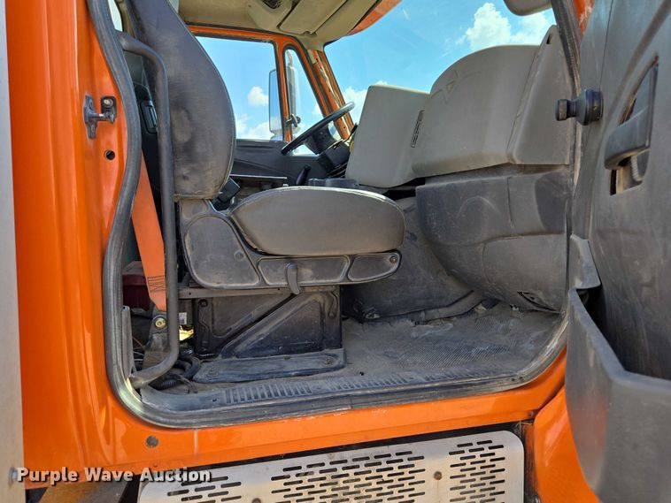 image for item EB1045 2013 International WorkStar 7600 SFA ready mix truck