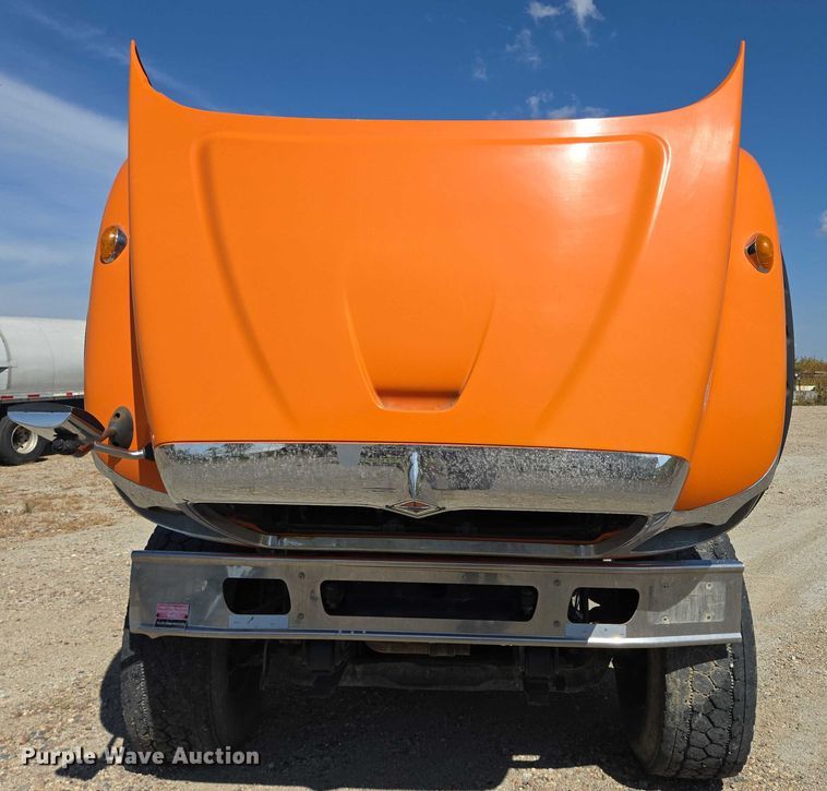 image for item EB1045 2013 International WorkStar 7600 SFA ready mix truck