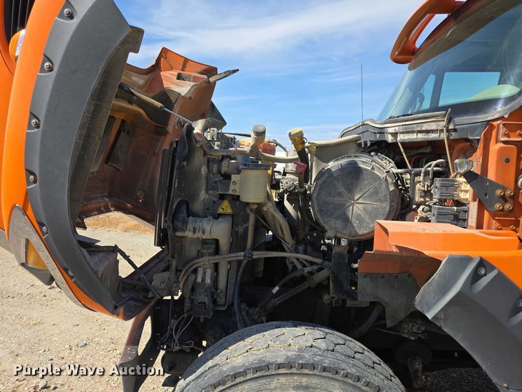 image for item EB1045 2013 International WorkStar 7600 SFA ready mix truck