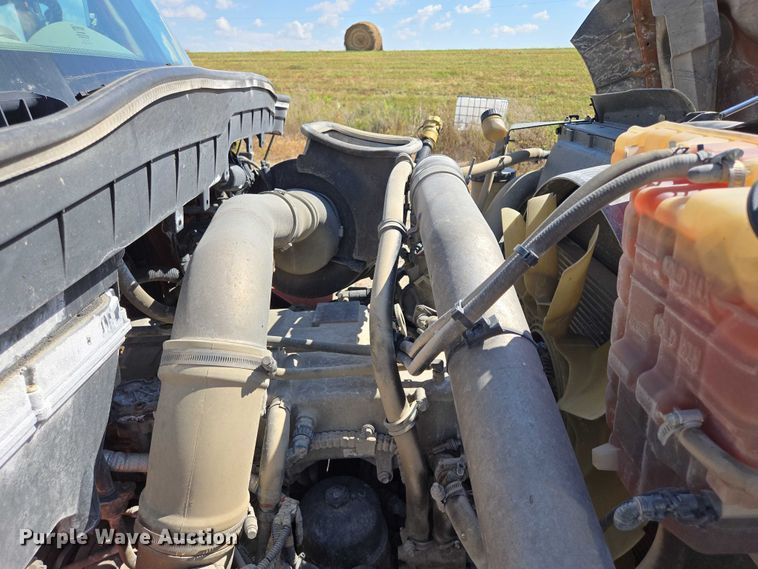 image for item EB1045 2013 International WorkStar 7600 SFA ready mix truck