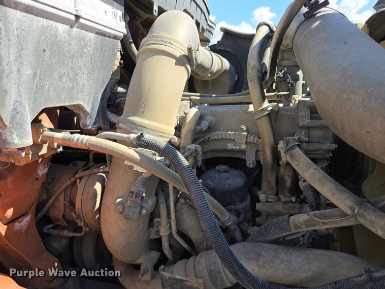 image for item EB1045 2013 International WorkStar 7600 SFA ready mix truck