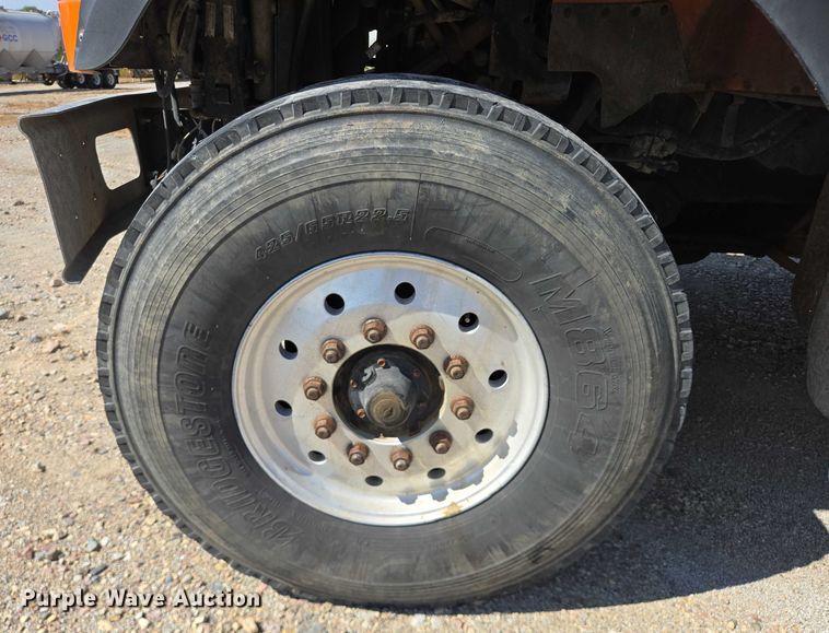 image for item EB1045 2013 International WorkStar 7600 SFA ready mix truck