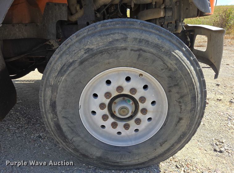 image for item EB1045 2013 International WorkStar 7600 SFA ready mix truck