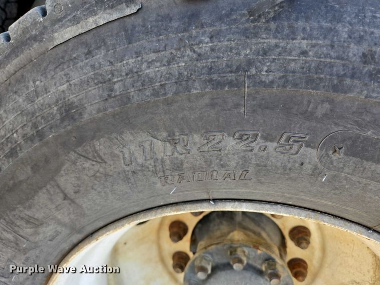 image for item EB1045 2013 International WorkStar 7600 SFA ready mix truck