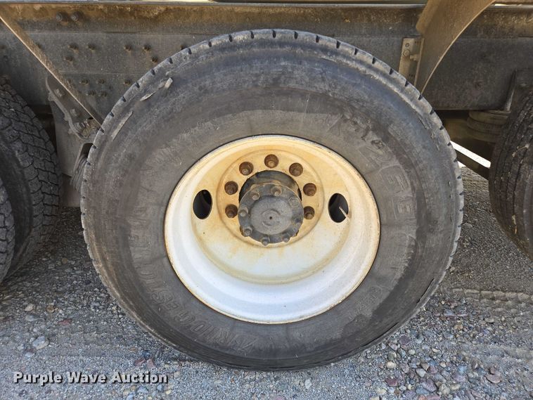 image for item EB1045 2013 International WorkStar 7600 SFA ready mix truck