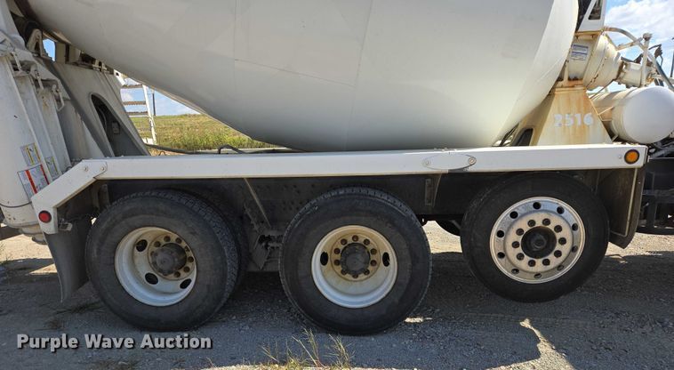 image for item EB1045 2013 International WorkStar 7600 SFA ready mix truck
