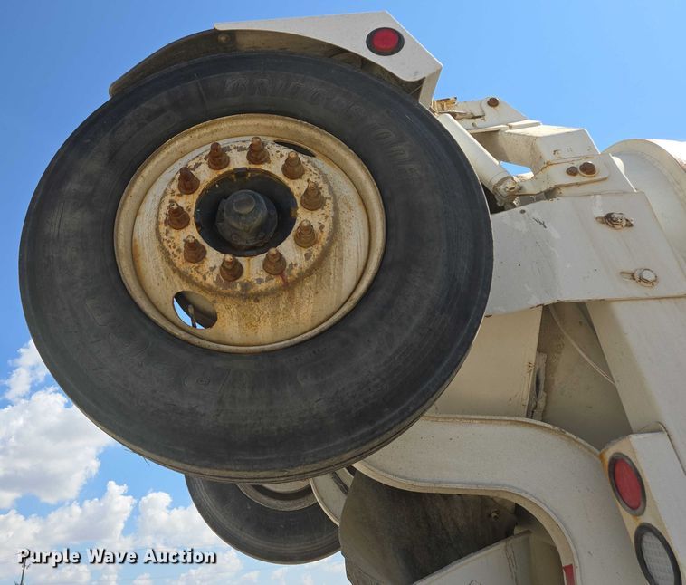 image for item EB1045 2013 International WorkStar 7600 SFA ready mix truck