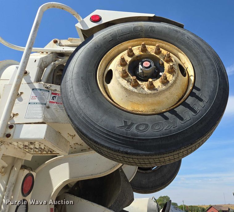 image for item EB1045 2013 International WorkStar 7600 SFA ready mix truck