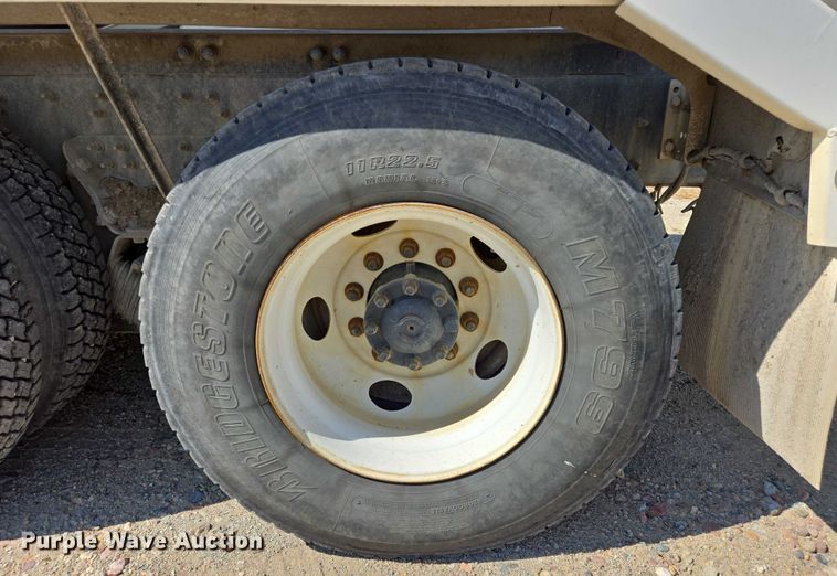 image for item EB1045 2013 International WorkStar 7600 SFA ready mix truck