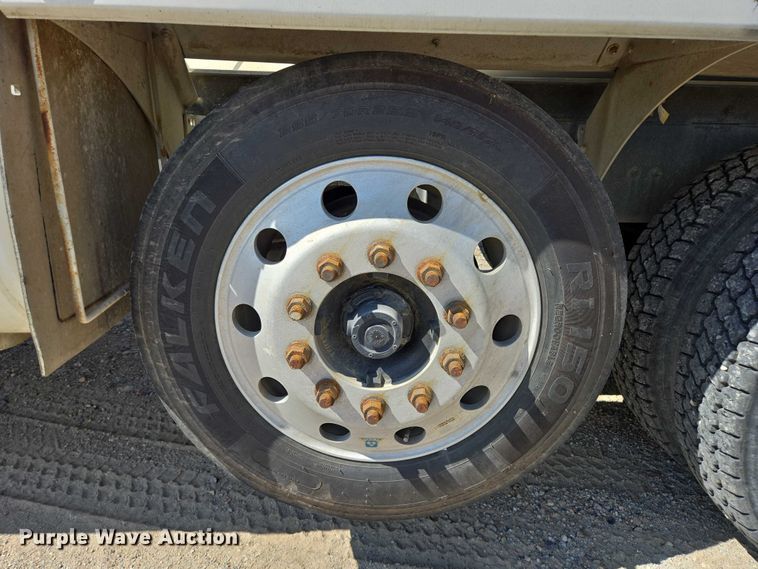 image for item EB1045 2013 International WorkStar 7600 SFA ready mix truck