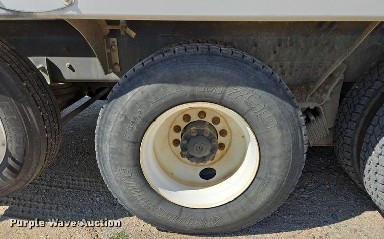 image for item EB1045 2013 International WorkStar 7600 SFA ready mix truck