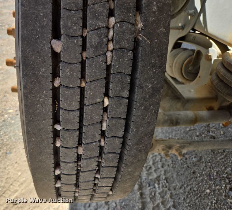 image for item EB1045 2013 International WorkStar 7600 SFA ready mix truck