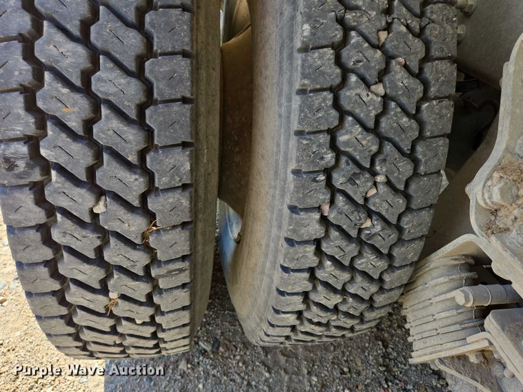 image for item EB1045 2013 International WorkStar 7600 SFA ready mix truck