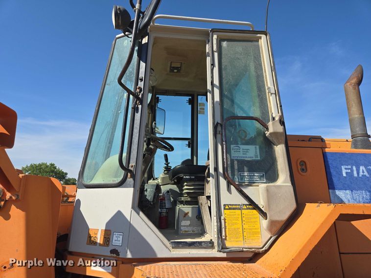 image for item EB1046 1997 Fiat-Allis FR130.2 wheel loader