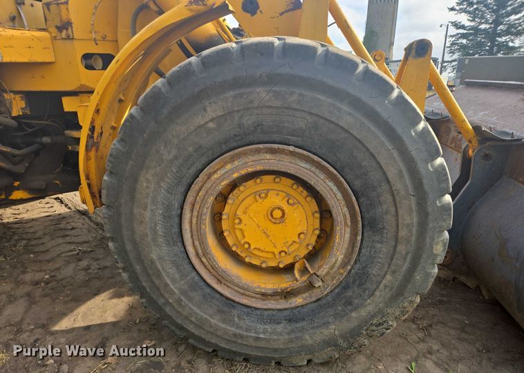 image for item EB1049 1966 Caterpillar 966B wheel loader