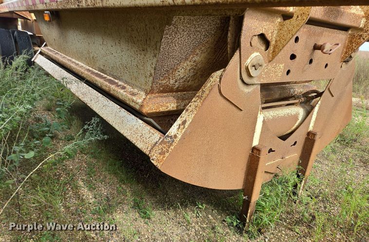 image for item EB1050 2002 Trail King TK54BDU-402 bottom dump trailer