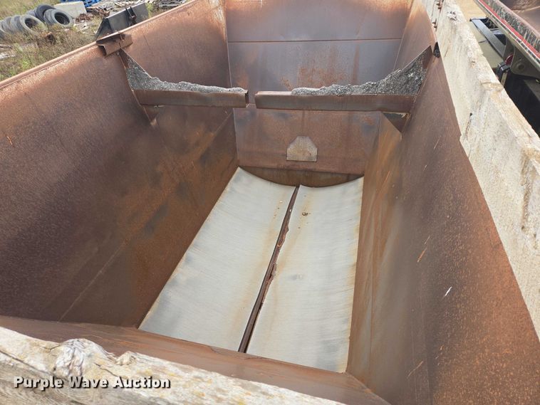 image for item EB1050 2002 Trail King TK54BDU-402 bottom dump trailer