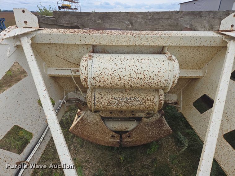 image for item EB1050 2002 Trail King TK54BDU-402 bottom dump trailer