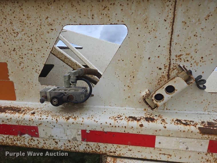 image for item EB1050 2002 Trail King TK54BDU-402 bottom dump trailer