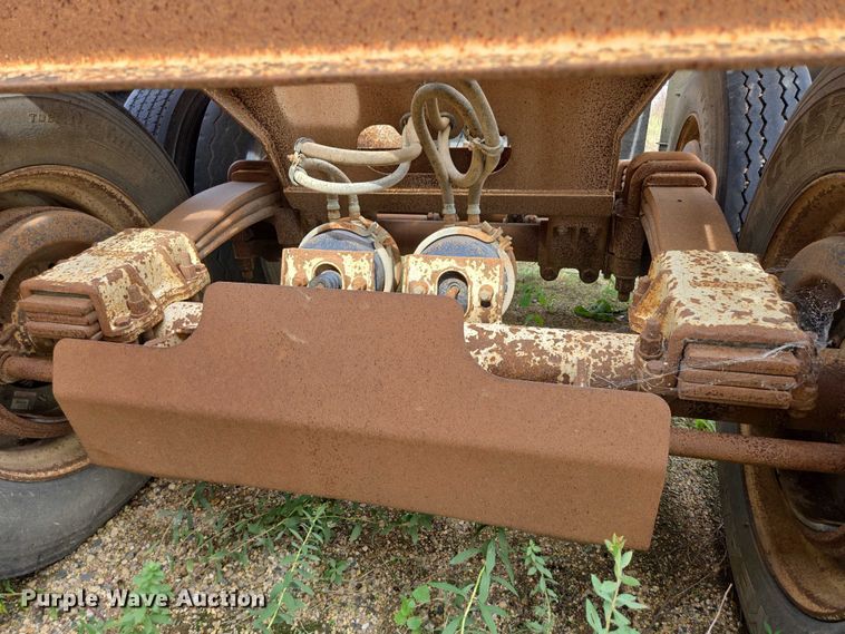 image for item EB1050 2002 Trail King TK54BDU-402 bottom dump trailer