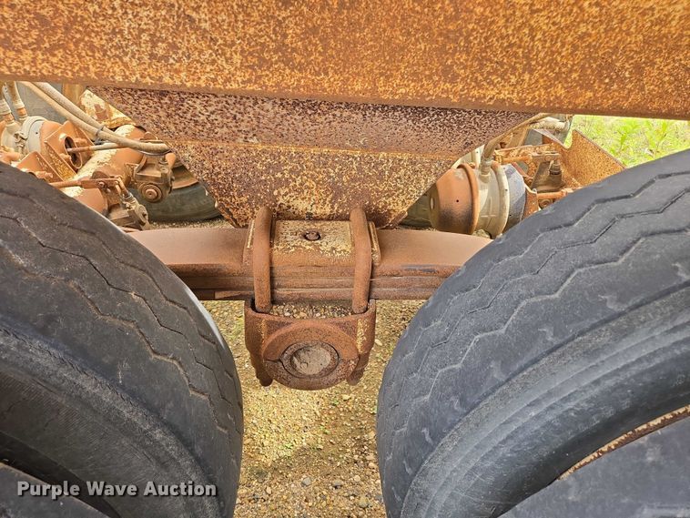 image for item EB1050 2002 Trail King TK54BDU-402 bottom dump trailer