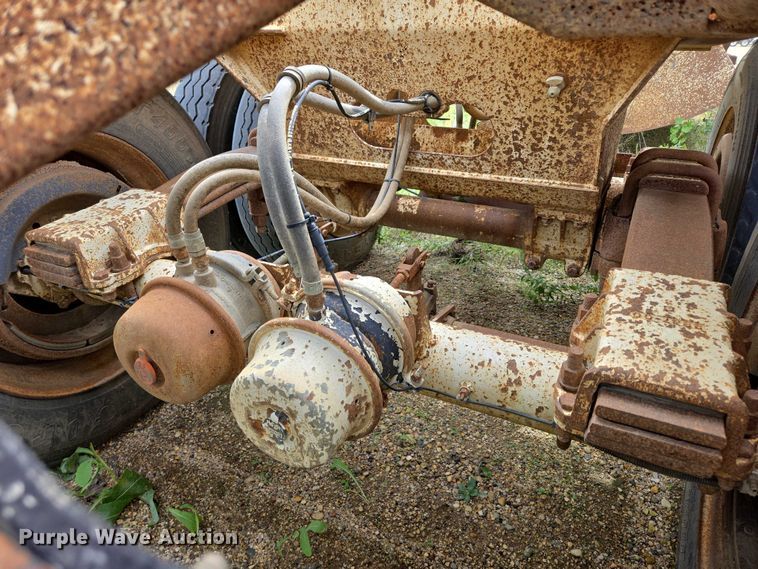 image for item EB1050 2002 Trail King TK54BDU-402 bottom dump trailer