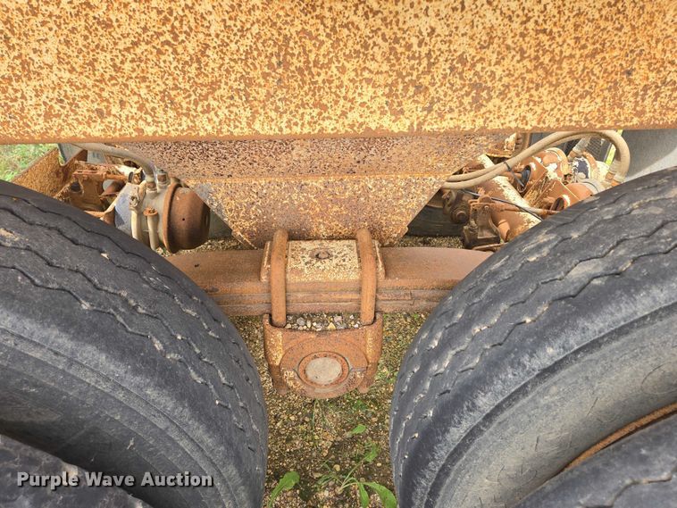 image for item EB1050 2002 Trail King TK54BDU-402 bottom dump trailer