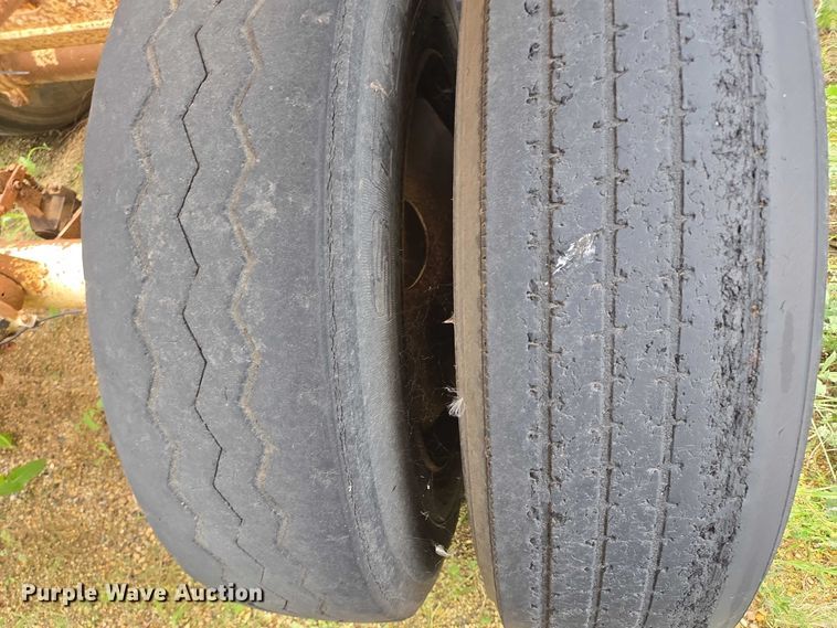 image for item EB1050 2002 Trail King TK54BDU-402 bottom dump trailer