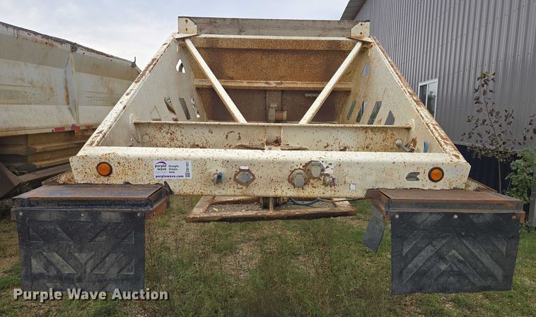 image for item EB1051 2002 Trail King TK54BDU-402 bottom dump trailer