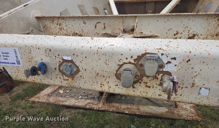 image for item EB1051 2002 Trail King TK54BDU-402 bottom dump trailer