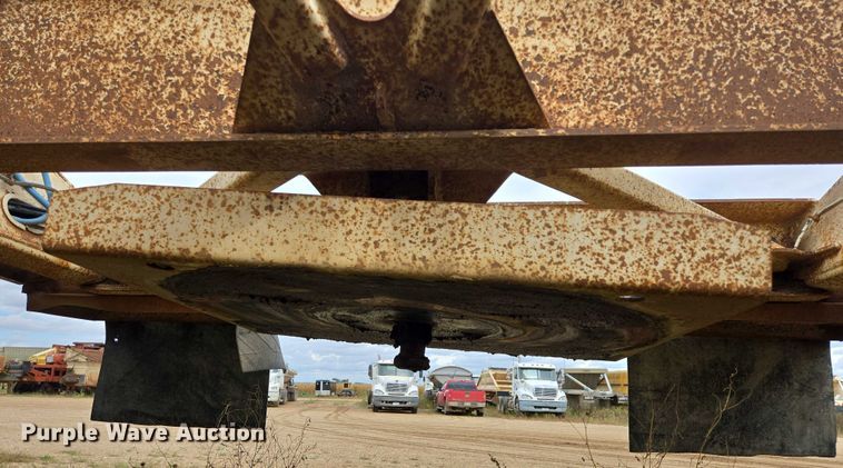 image for item EB1051 2002 Trail King TK54BDU-402 bottom dump trailer