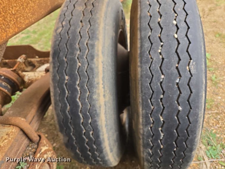 image for item EB1051 2002 Trail King TK54BDU-402 bottom dump trailer