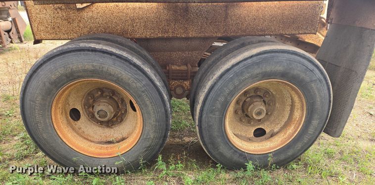 image for item EB1051 2002 Trail King TK54BDU-402 bottom dump trailer