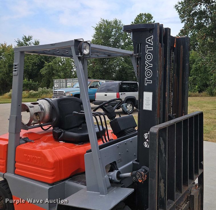 image for item EB8313 Toyota 42-5FG25 forklift