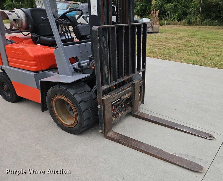 image for item EB8313 Toyota 42-5FG25 forklift