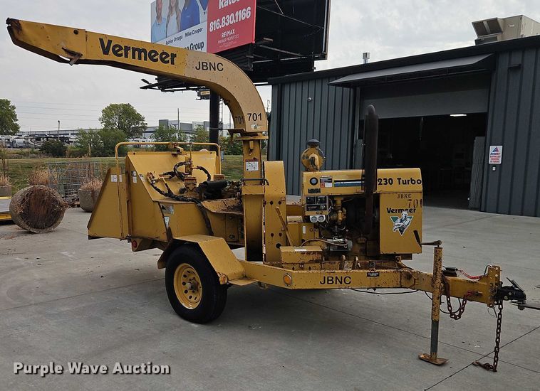 image for item EB8314 Vermeer BC1230 wood chipper