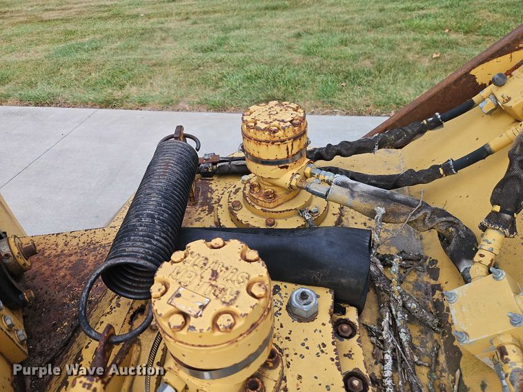 image for item EB8314 Vermeer BC1230 wood chipper