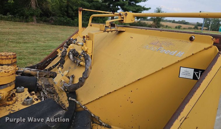 image for item EB8314 Vermeer BC1230 wood chipper