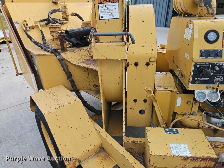 image for item EB8314 Vermeer BC1230 wood chipper