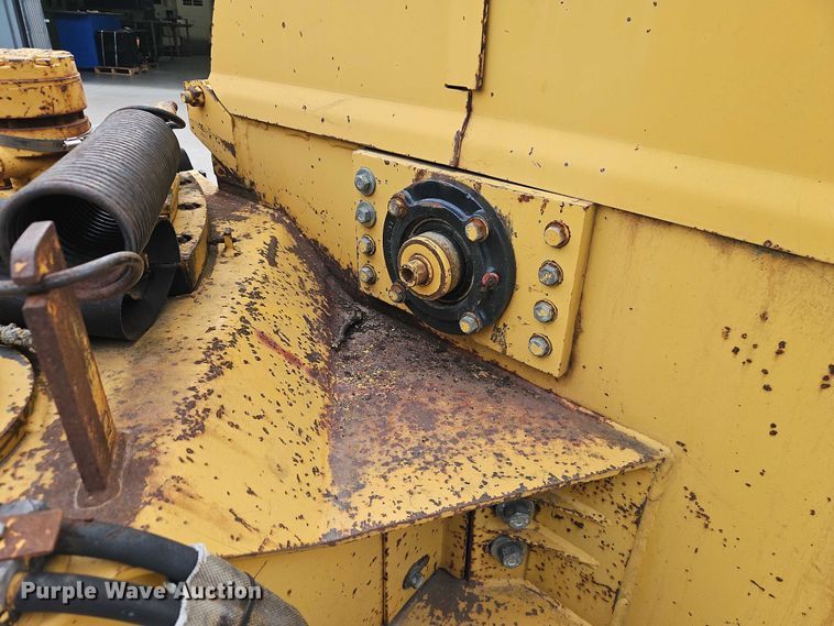 image for item EB8314 Vermeer BC1230 wood chipper