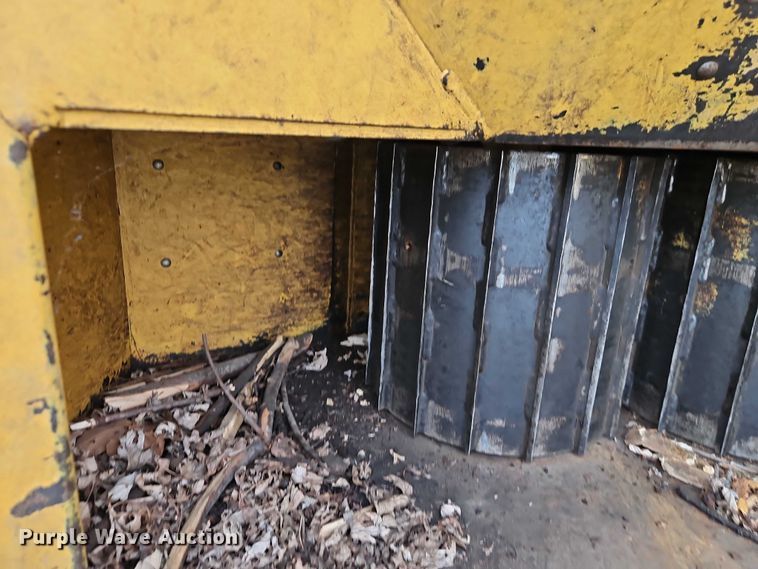 image for item EB8314 Vermeer BC1230 wood chipper