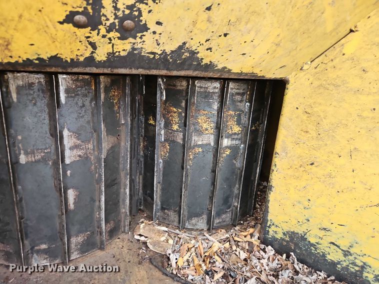 image for item EB8314 Vermeer BC1230 wood chipper