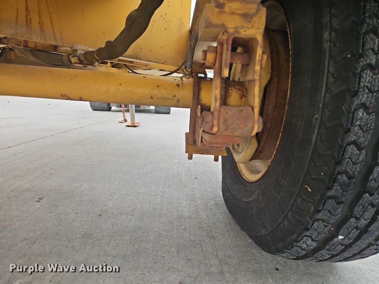 image for item EB8314 Vermeer BC1230 wood chipper