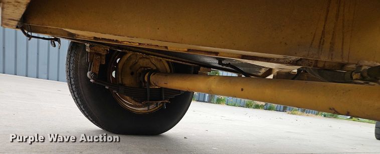 image for item EB8314 Vermeer BC1230 wood chipper