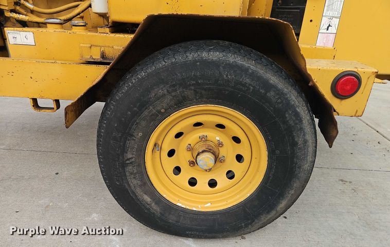 image for item EB8314 Vermeer BC1230 wood chipper