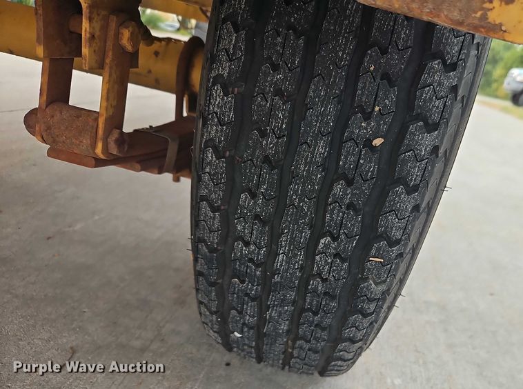 image for item EB8314 Vermeer BC1230 wood chipper