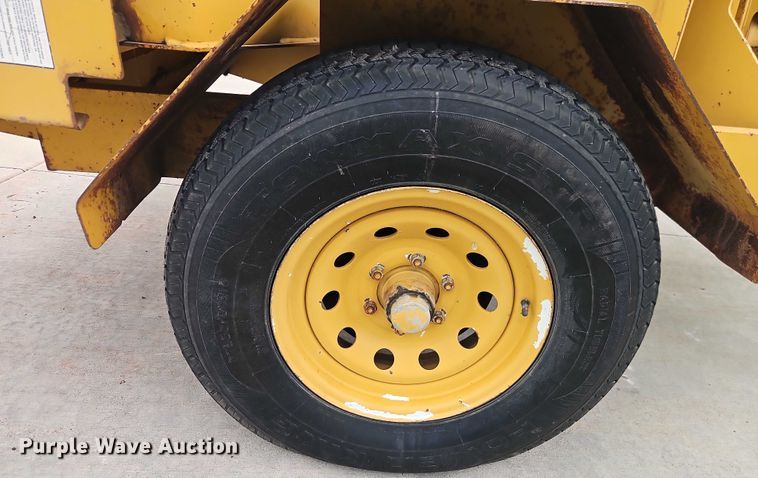 image for item EB8314 Vermeer BC1230 wood chipper