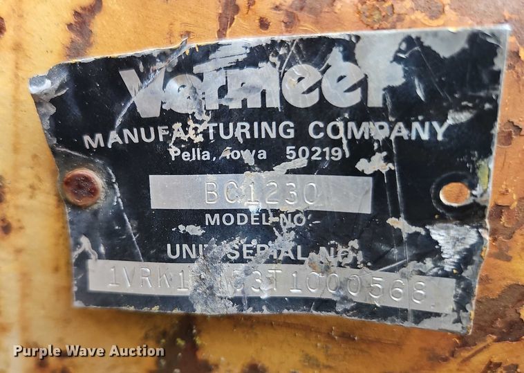 image for item EB8314 Vermeer BC1230 wood chipper