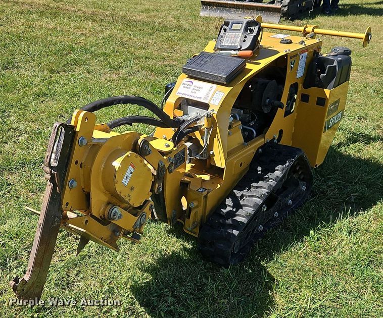 image for item EB8324 2023 Vermeer SPX25 vibratory cable plow